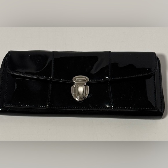 Beautiful Black patten faux leather wallet - Picture 1 of 9